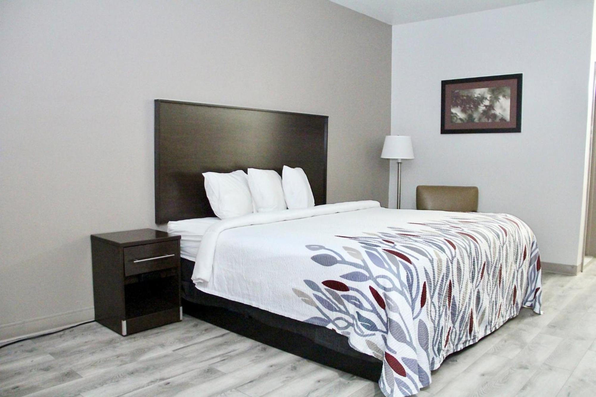 Red Roof Inn & Suites Lake Orion / Auburn Hills Exteriör bild