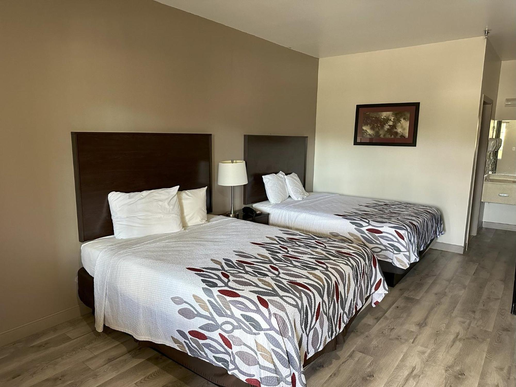 Red Roof Inn & Suites Lake Orion / Auburn Hills Exteriör bild