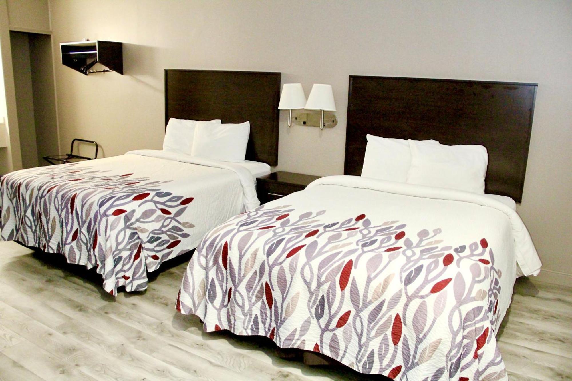Red Roof Inn & Suites Lake Orion / Auburn Hills Exteriör bild