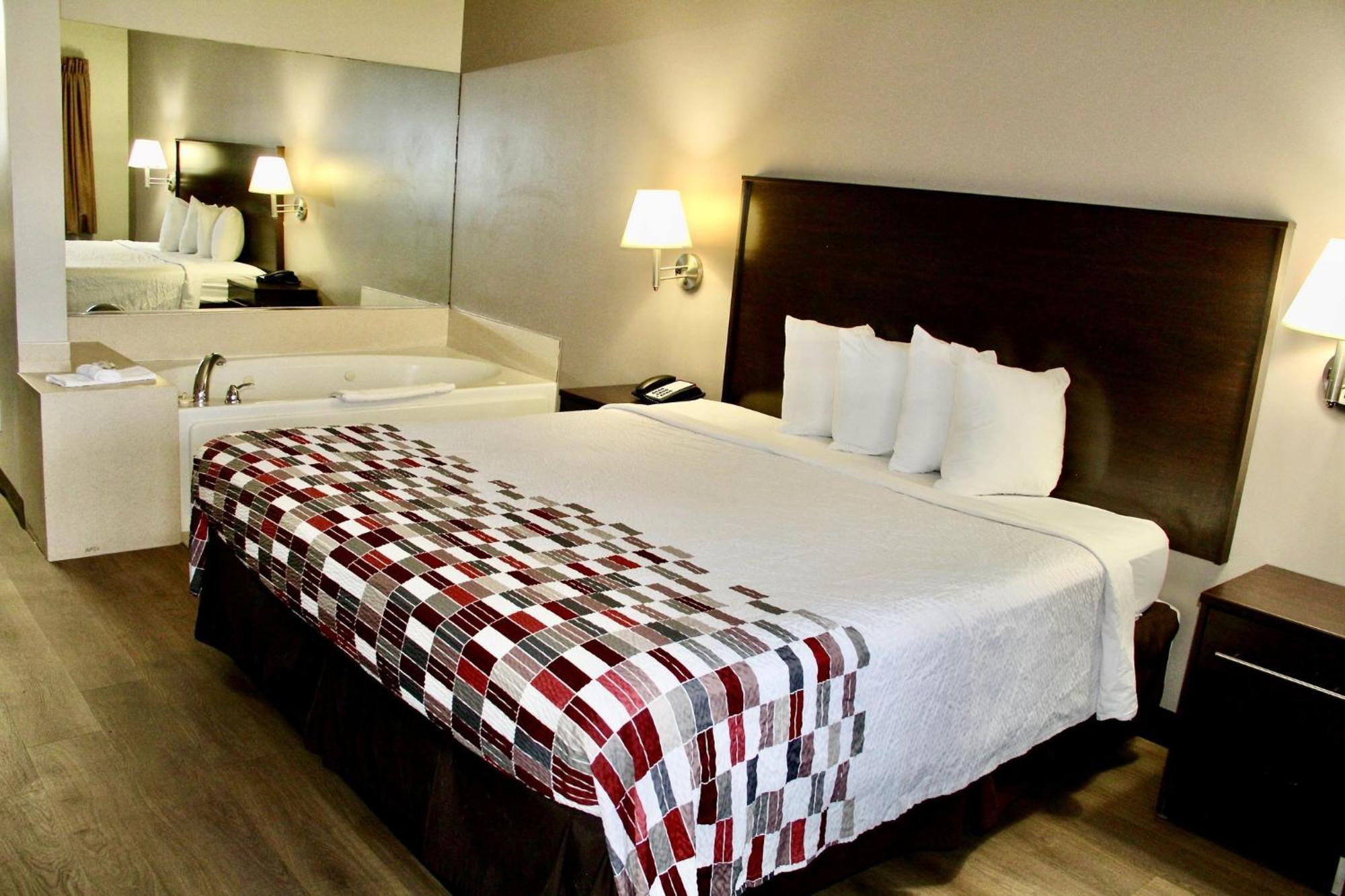 Red Roof Inn & Suites Lake Orion / Auburn Hills Exteriör bild