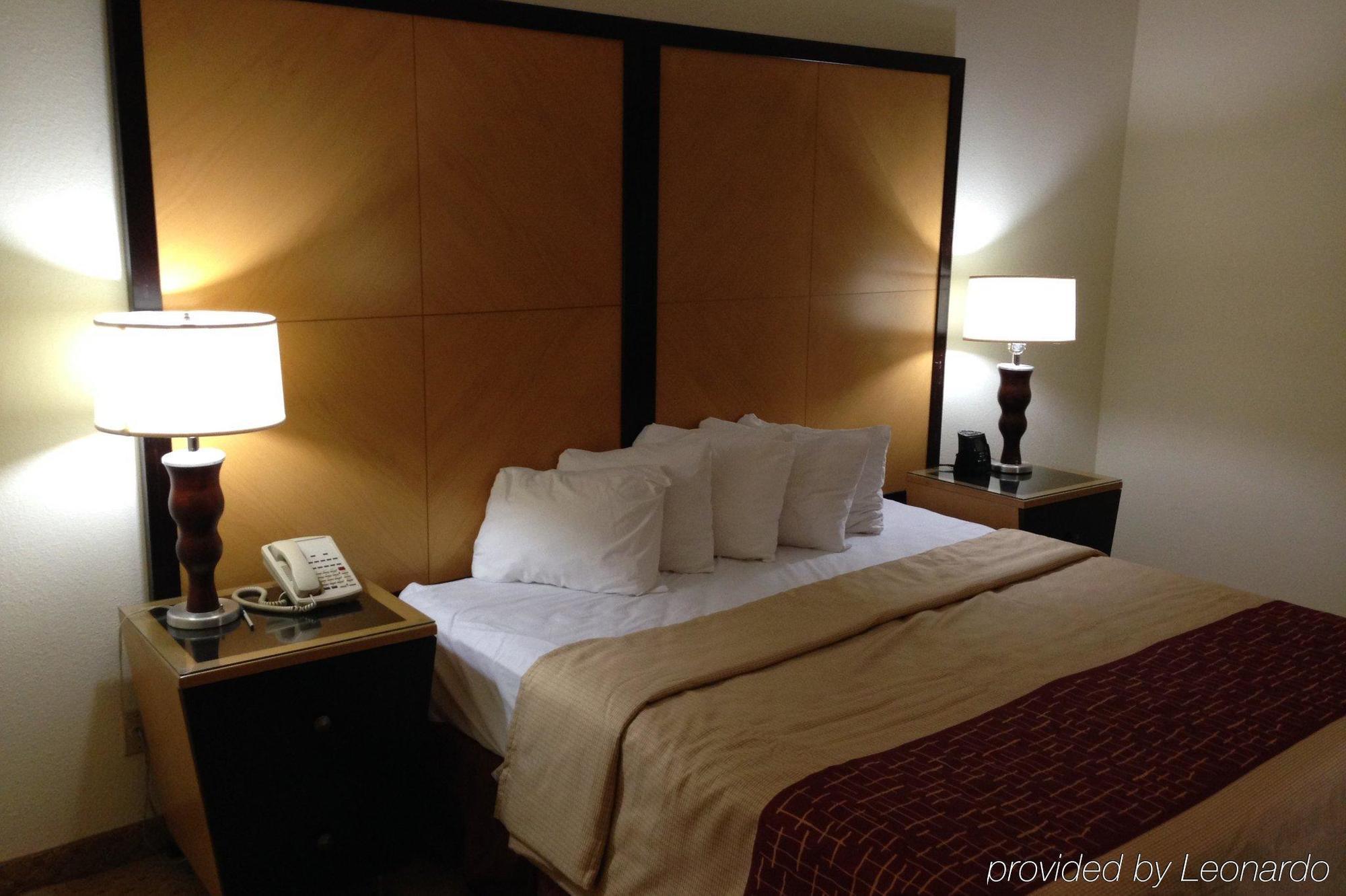 Red Roof Inn & Suites Lake Orion / Auburn Hills Exteriör bild